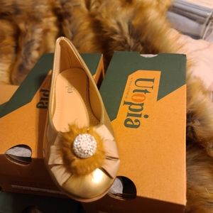 Girl's shoes